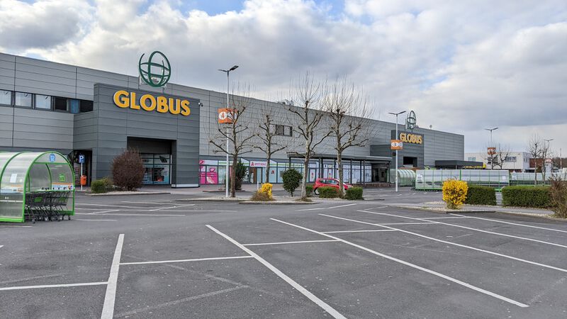 Datei:220403-Globus-Maintal.jpg